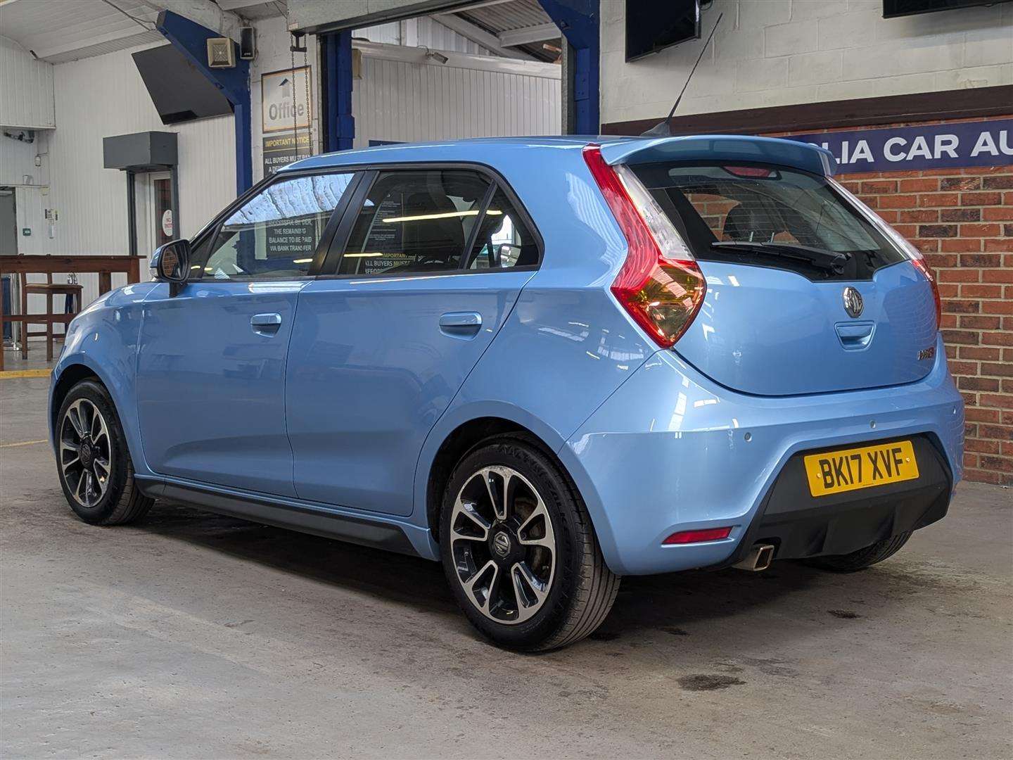 <p>2017 MG 3 STYLE LUX VTI-TECH</p>