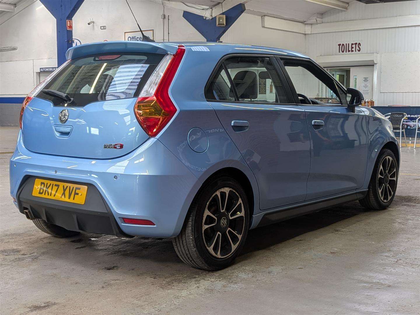 <p>2017 MG 3 STYLE LUX VTI-TECH</p>