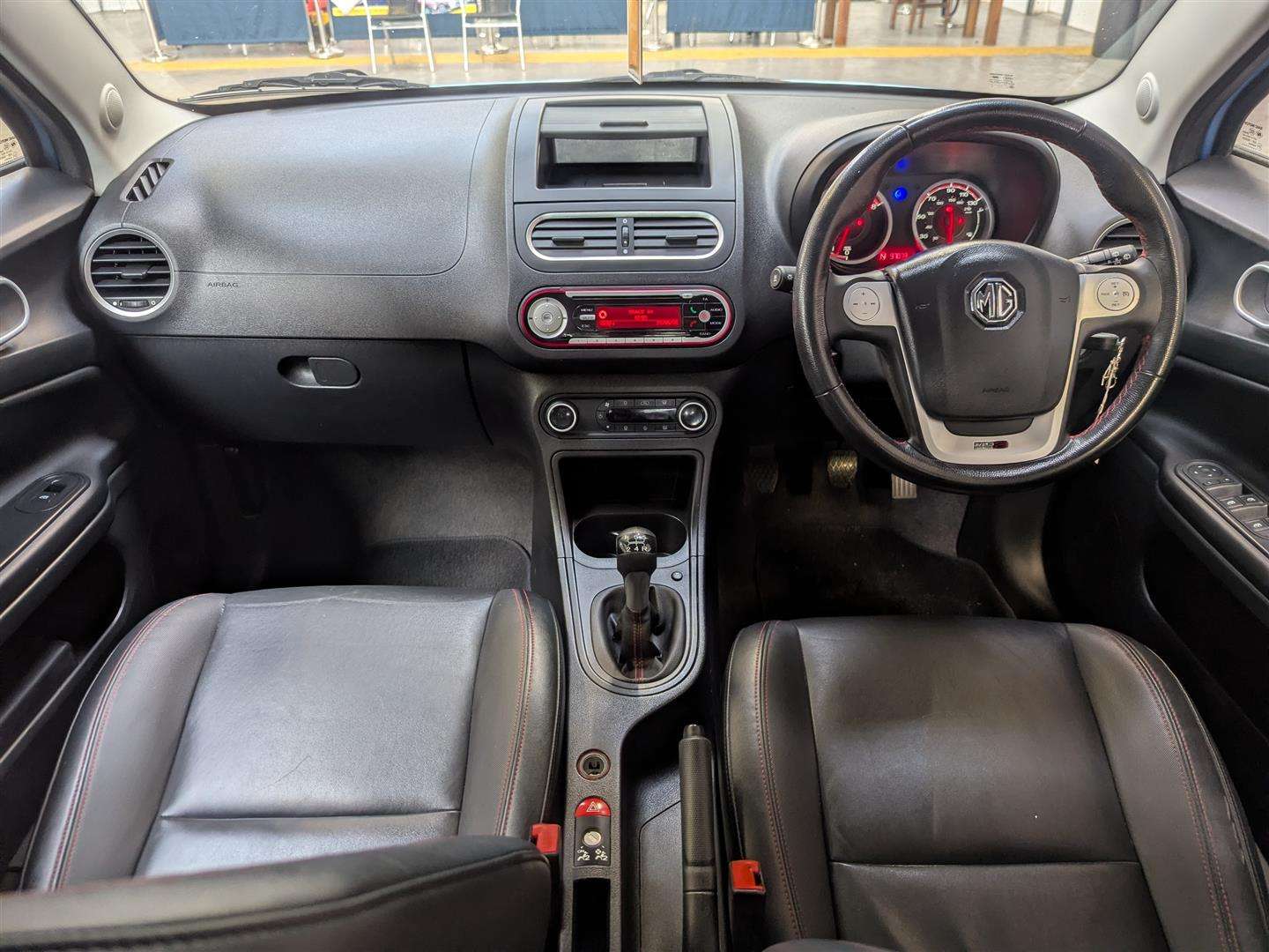 <p>2017 MG 3 STYLE LUX VTI-TECH</p>