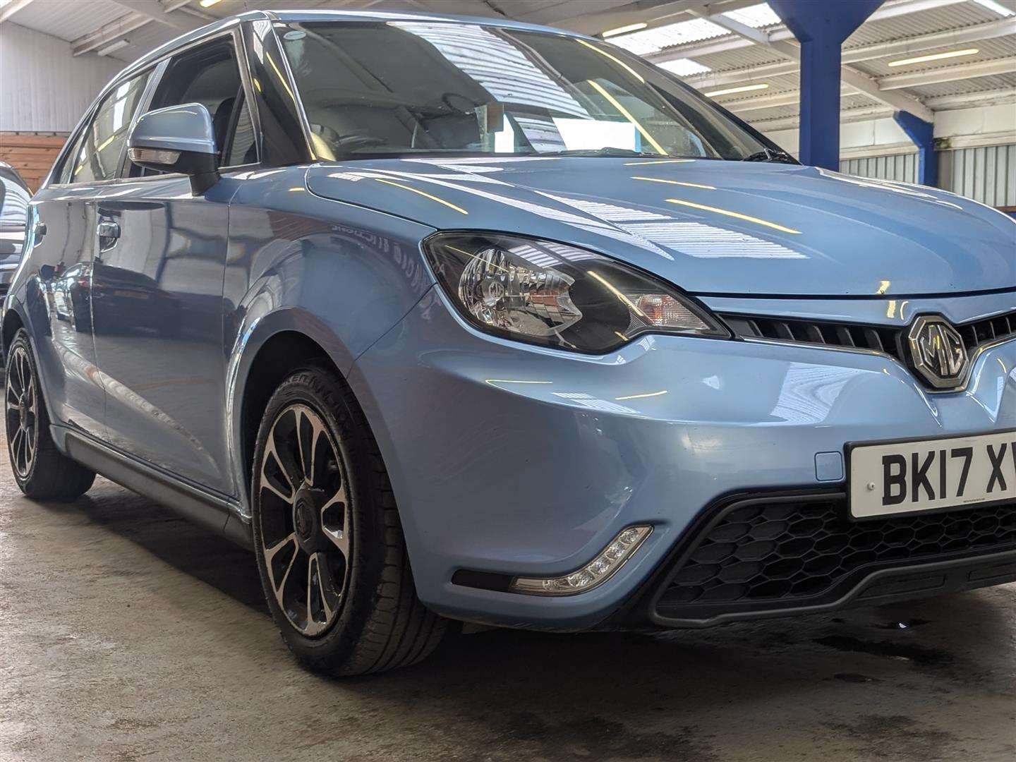 <p>2017 MG 3 STYLE LUX VTI-TECH</p>