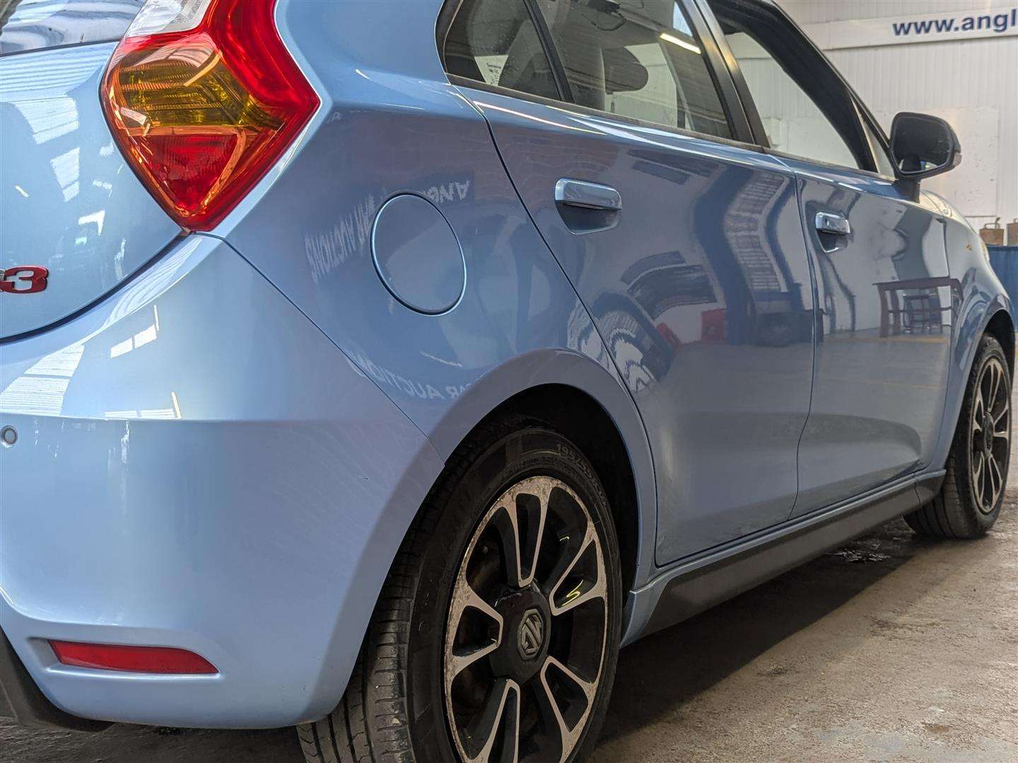 <p>2017 MG 3 STYLE LUX VTI-TECH</p>