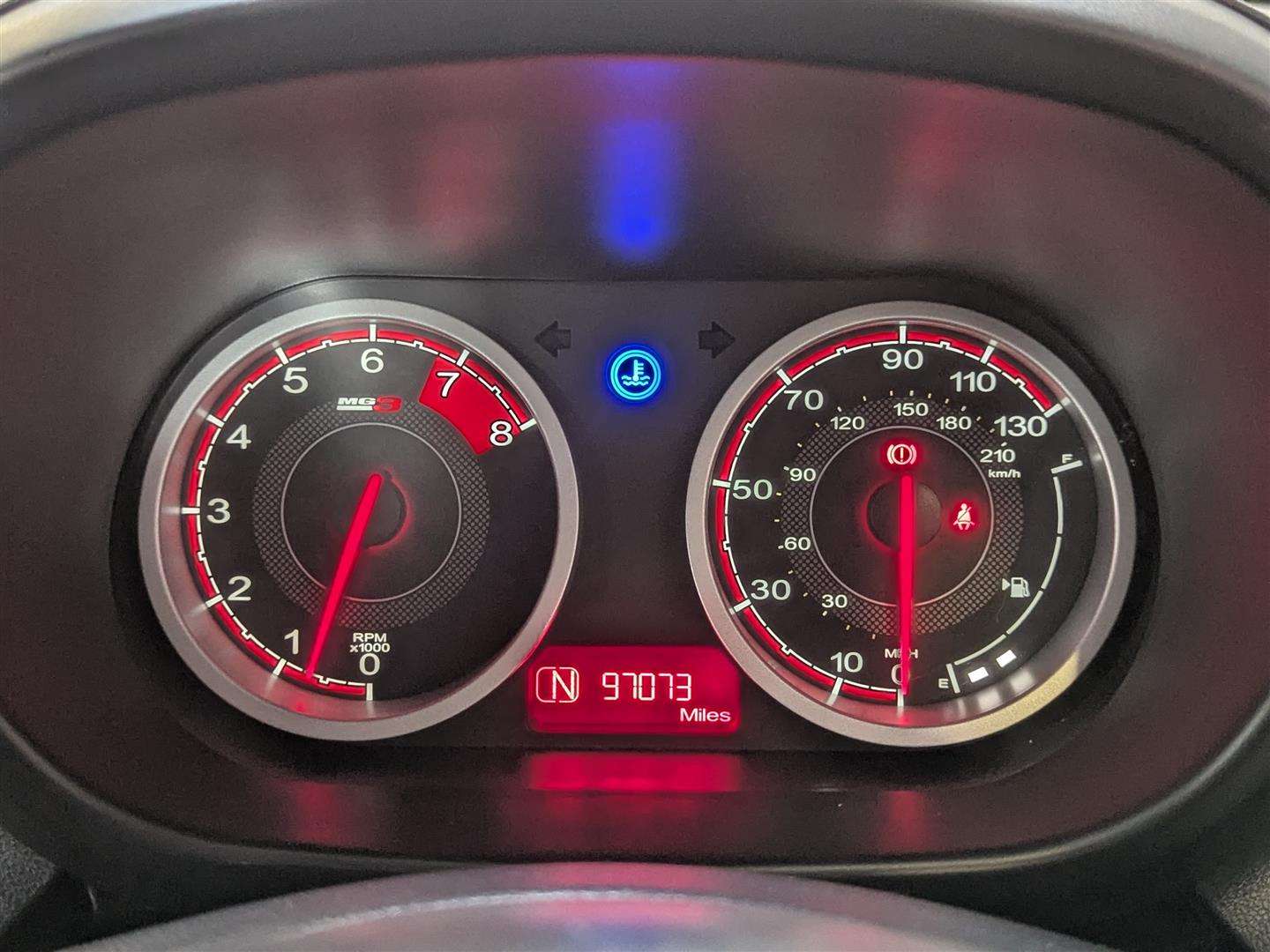<p>2017 MG 3 STYLE LUX VTI-TECH</p>