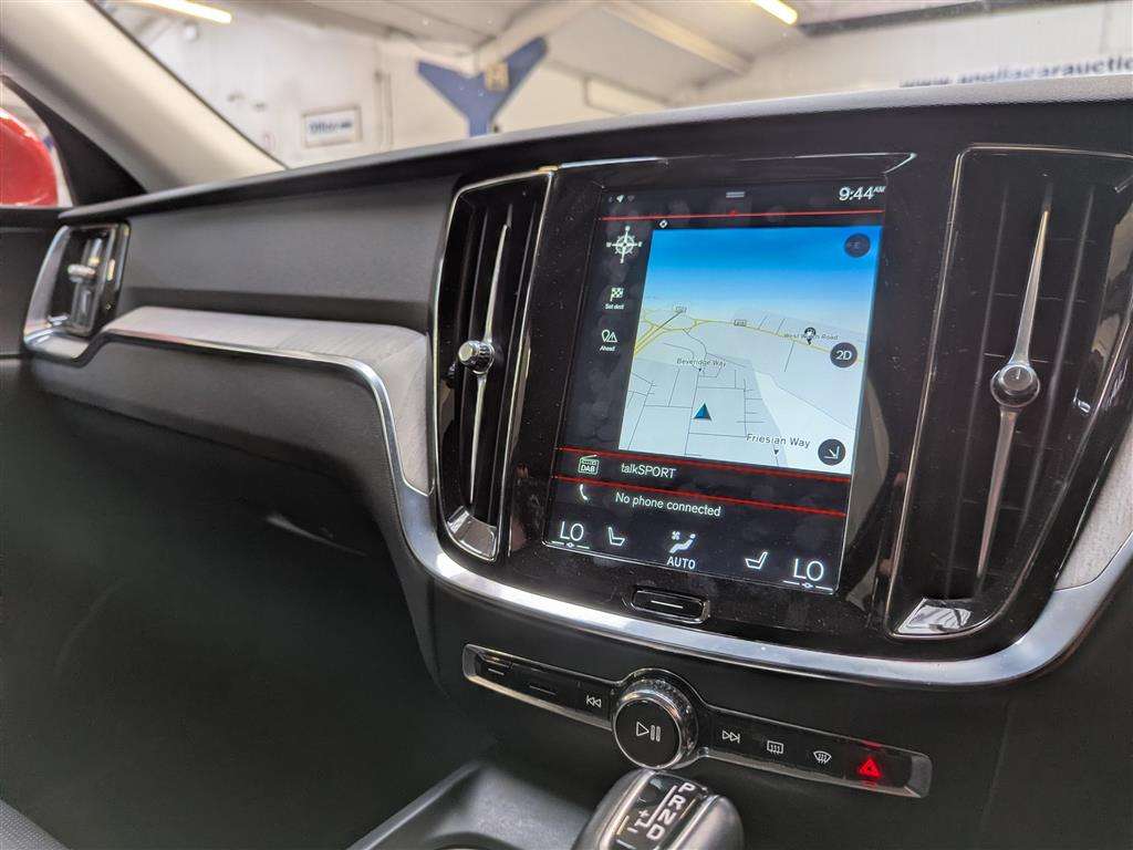 <p>2020 VOLVO S60 INSCRIPTION + T5 AUTO</p>