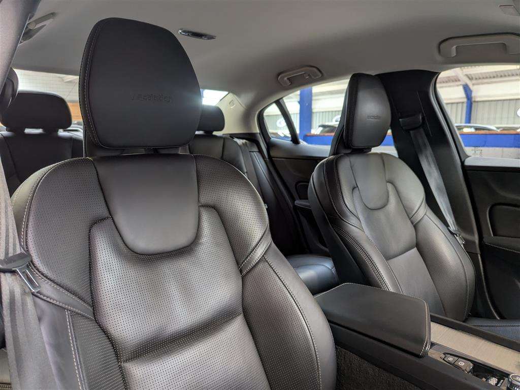 <p>2020 VOLVO S60 INSCRIPTION + T5 AUTO</p>