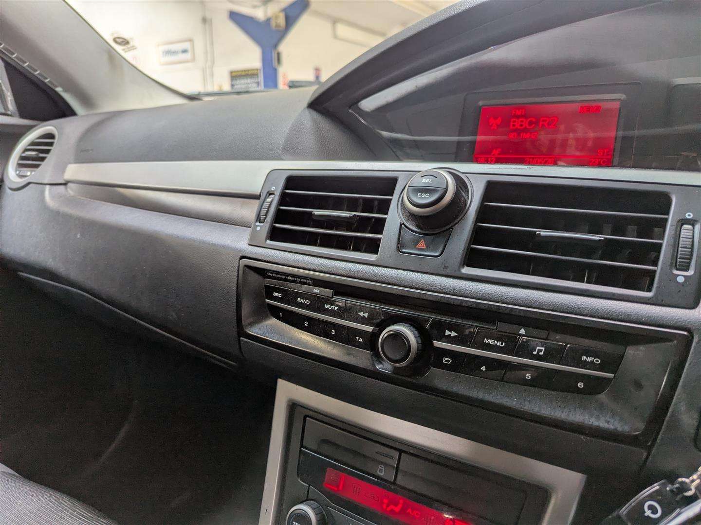 <p>2013 MG 6 S GT TURBO</p>