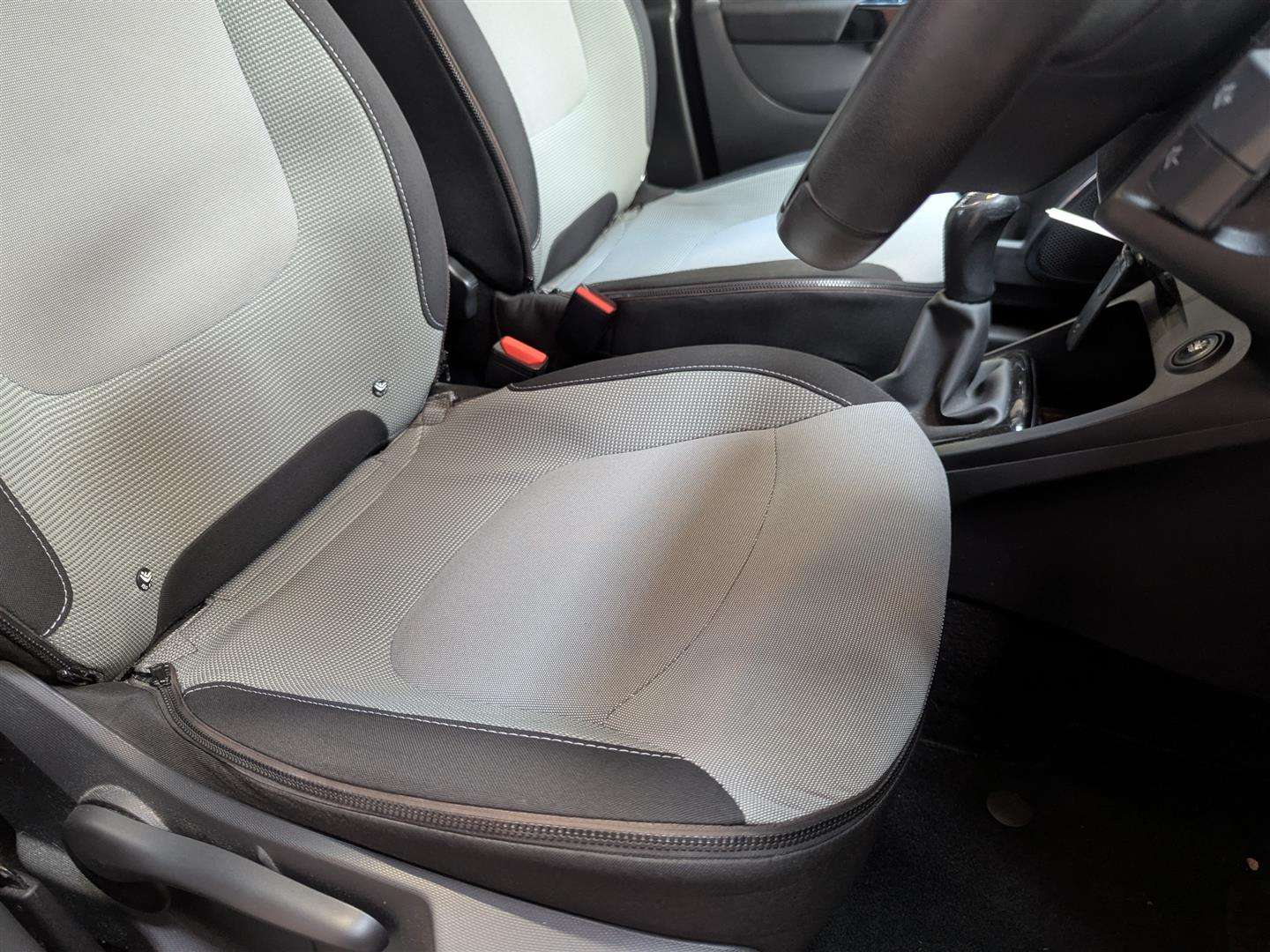 <p>2013 RENAULT CAPTUR D-QUE M-NAV NRG TC</p>