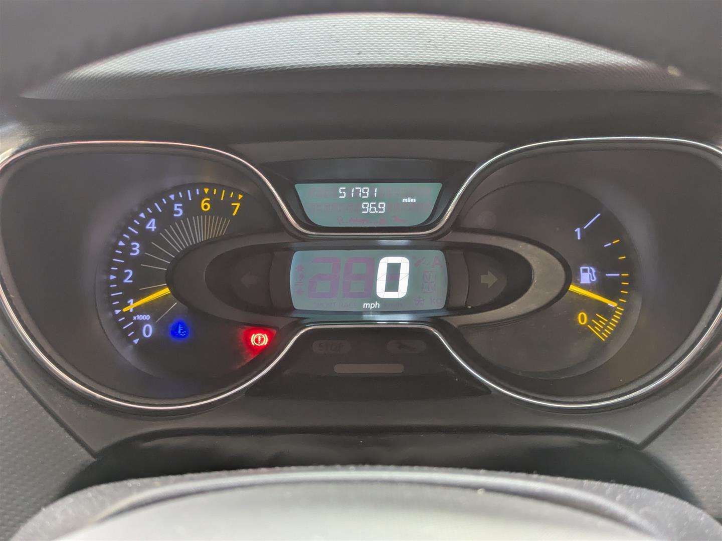 <p>2013 RENAULT CAPTUR D-QUE M-NAV NRG TC</p>