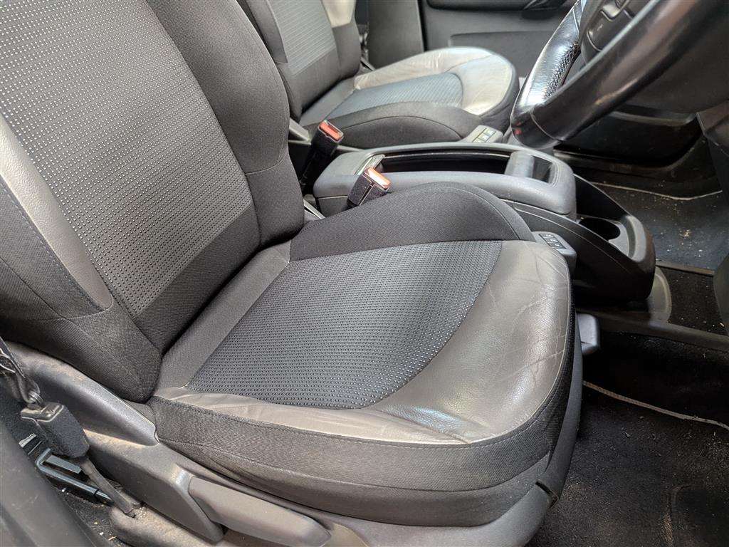 <p>2015 CITROEN C4 GR PICASSO EXCL + BLUE</p>