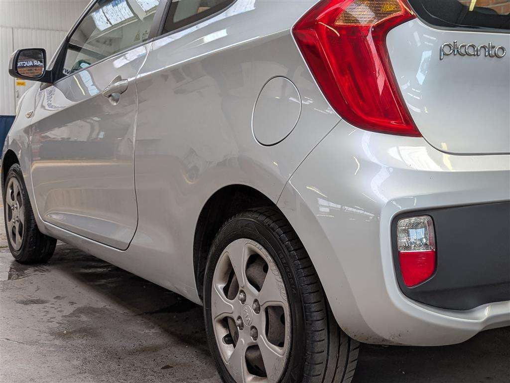 <p>2012 KIA PICANTO 1</p>