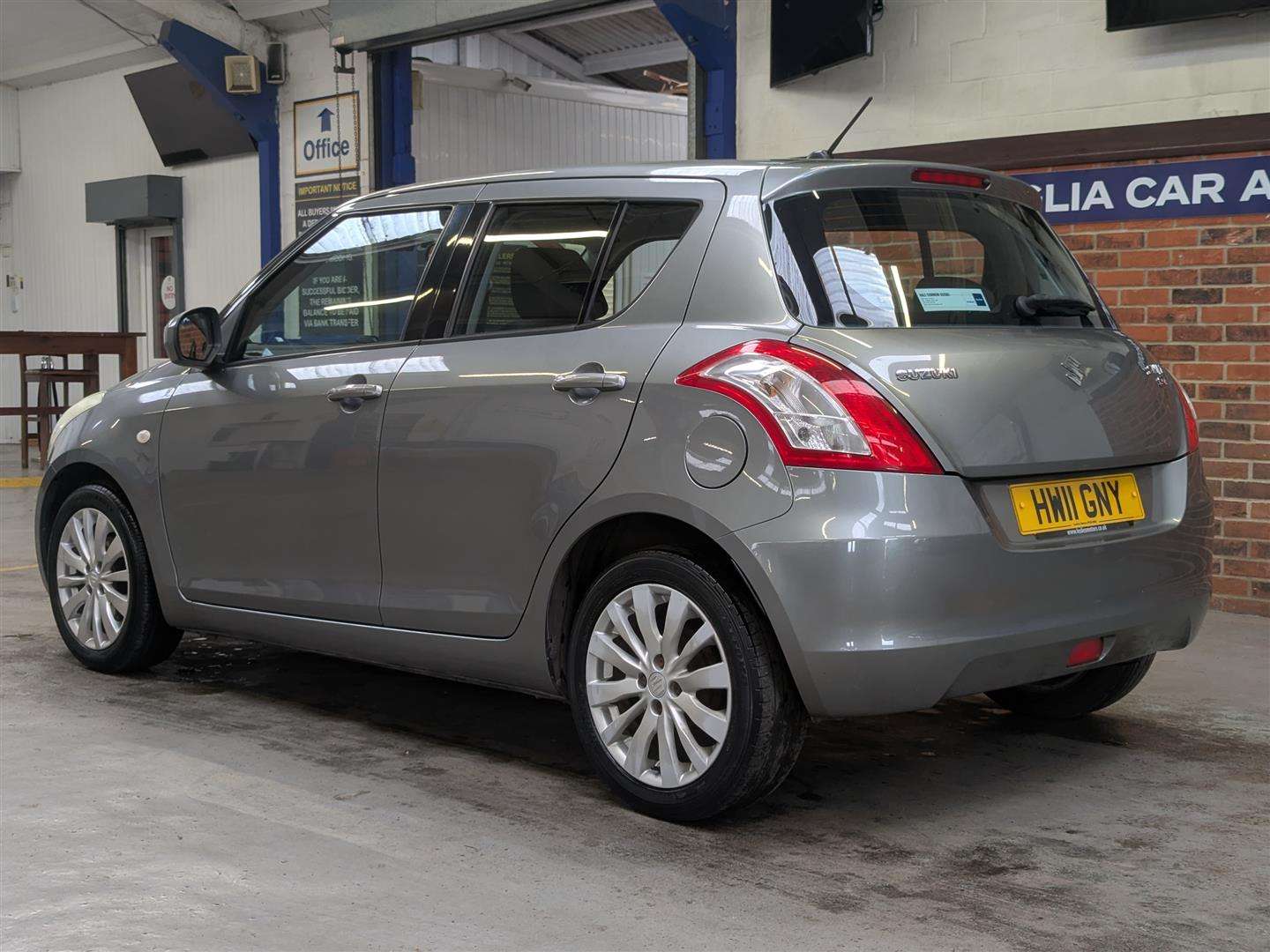 <p>2011 SUZUKI SWIFT SZ3</p>