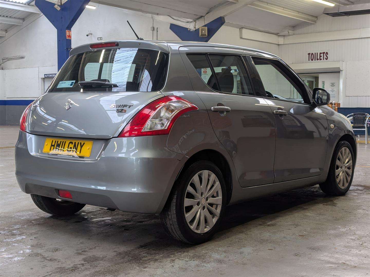 <p>2011 SUZUKI SWIFT SZ3</p>