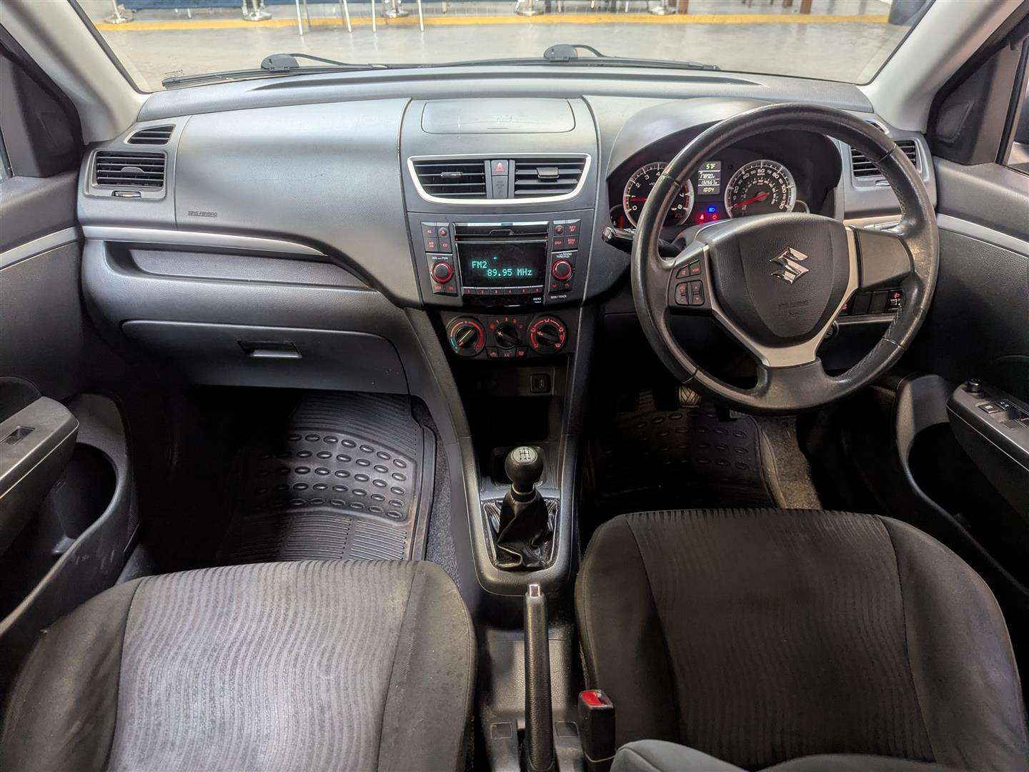 <p>2011 SUZUKI SWIFT SZ3</p>