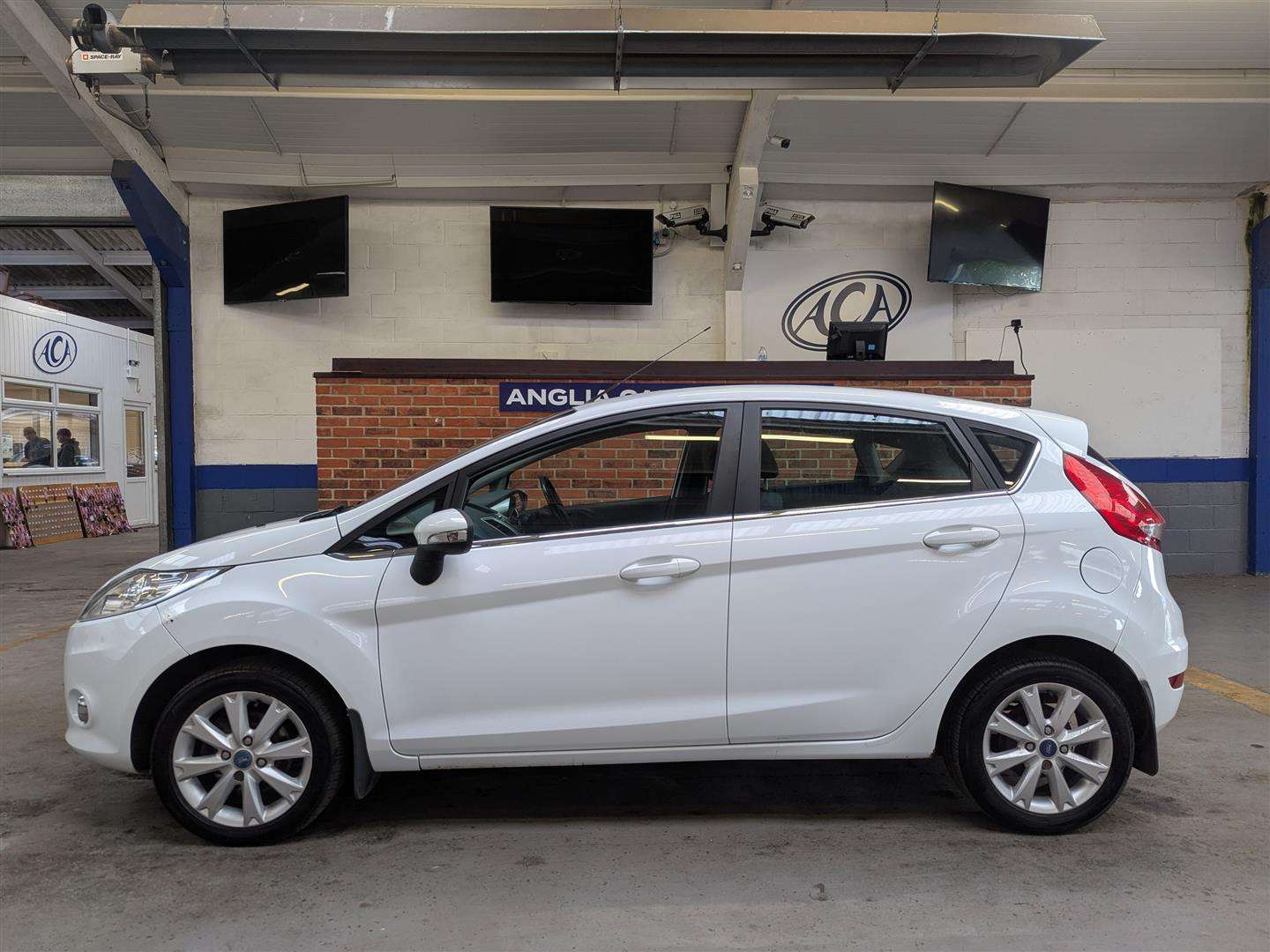 <p>2011 FORD FIESTA ZETEC TDCI</p>