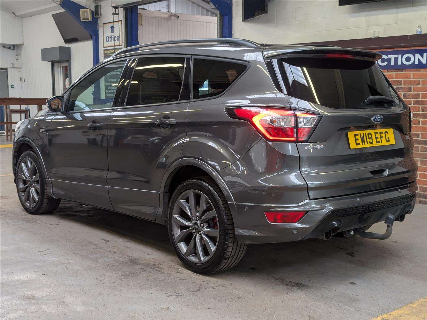 <p>2019 FORD KUGA ST-LINE EDITION TDCI</p>