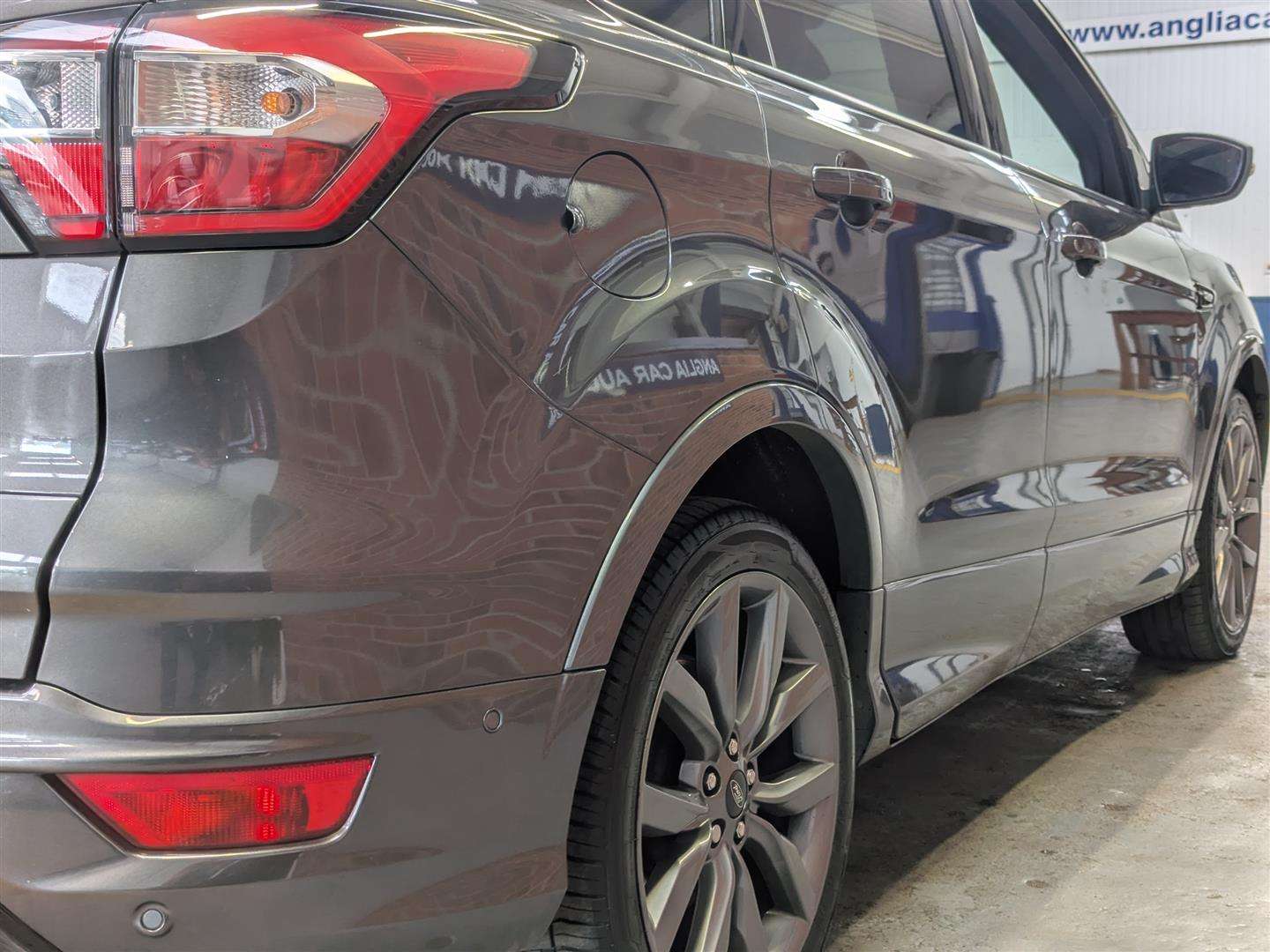 <p>2019 FORD KUGA ST-LINE EDITION TDCI</p>