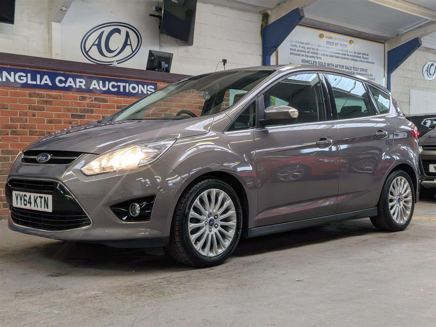 <p>2014 FORD C-MAX TITANIUM TURBO</p>
