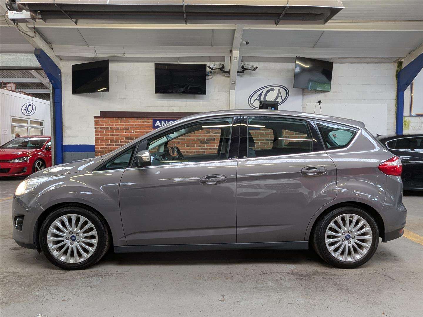 <p>2014 FORD C-MAX TITANIUM TURBO</p>