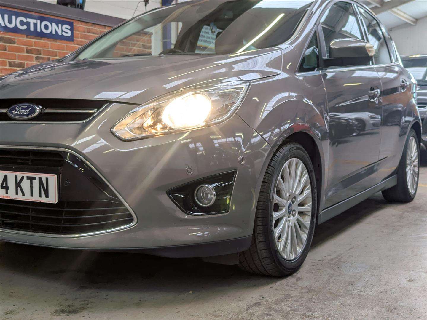 <p>2014 FORD C-MAX TITANIUM TURBO</p>