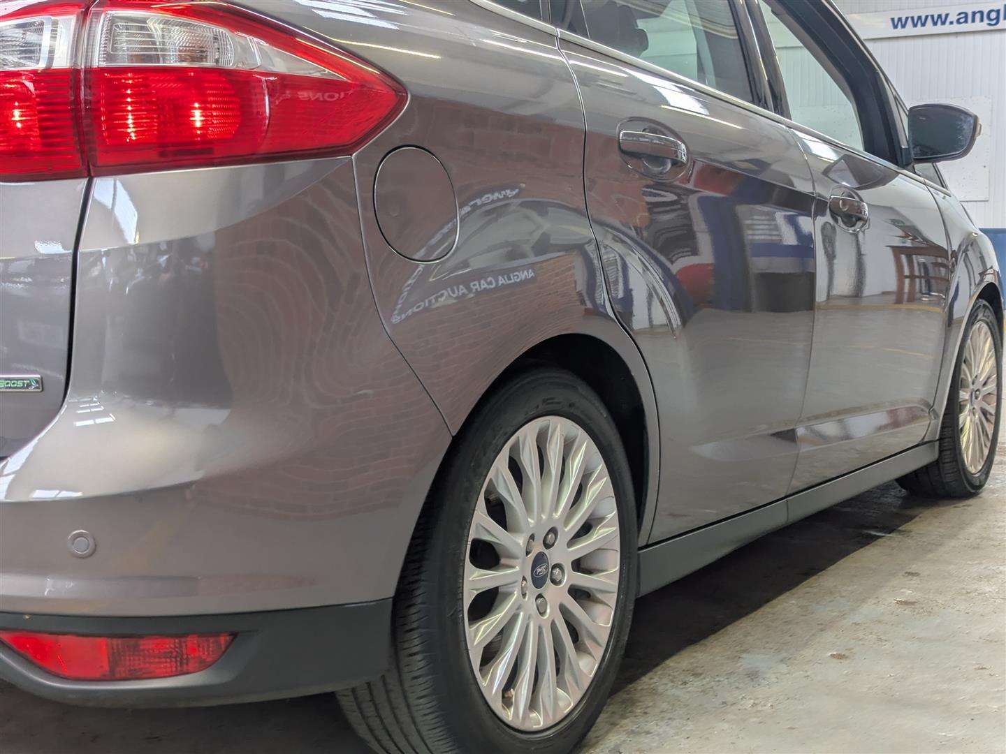 <p>2014 FORD C-MAX TITANIUM TURBO</p>