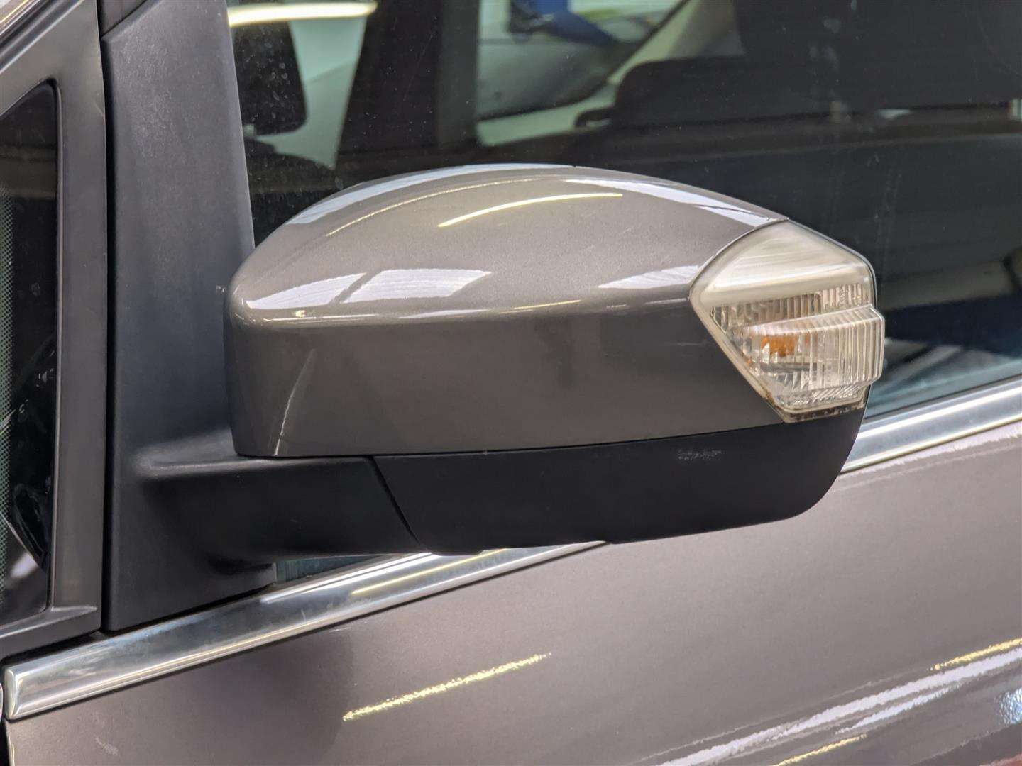 <p>2014 FORD C-MAX TITANIUM TURBO</p>