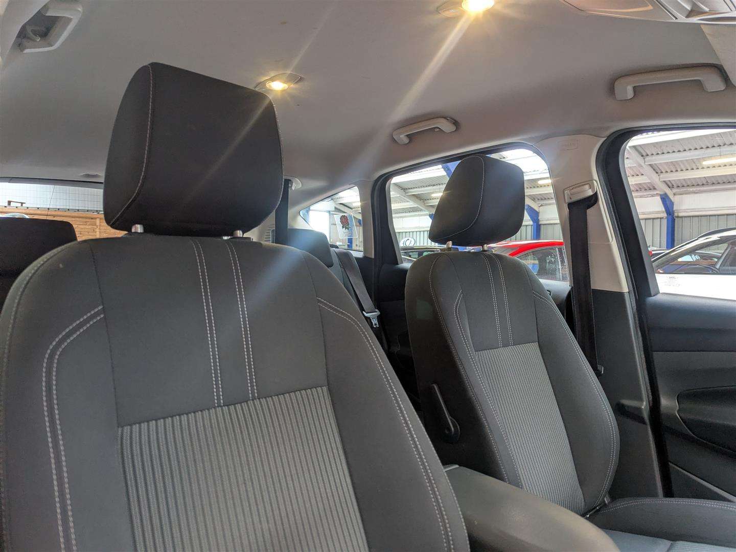 <p>2014 FORD C-MAX TITANIUM TURBO</p>