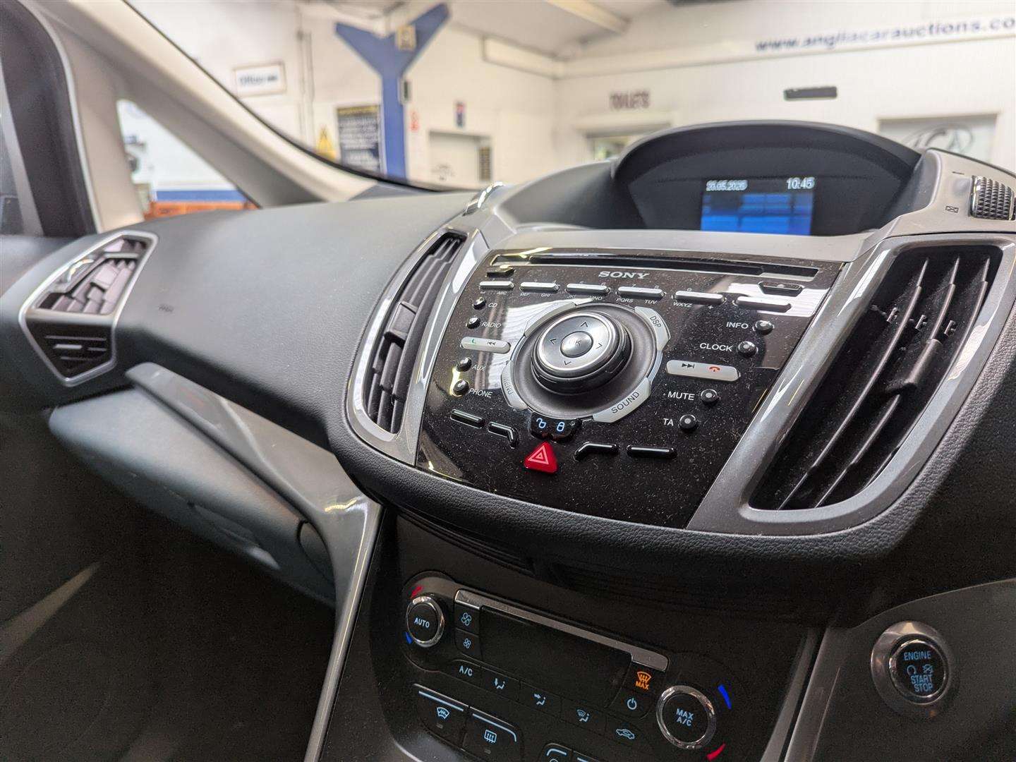 <p>2014 FORD C-MAX TITANIUM TURBO</p>