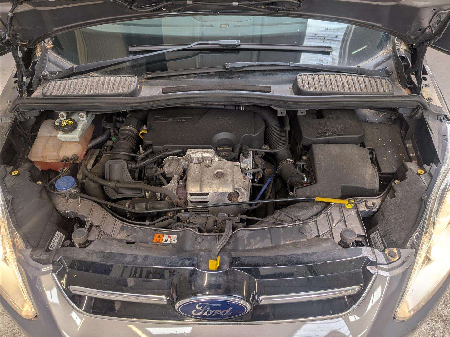 <p>2014 FORD C-MAX TITANIUM TURBO</p>