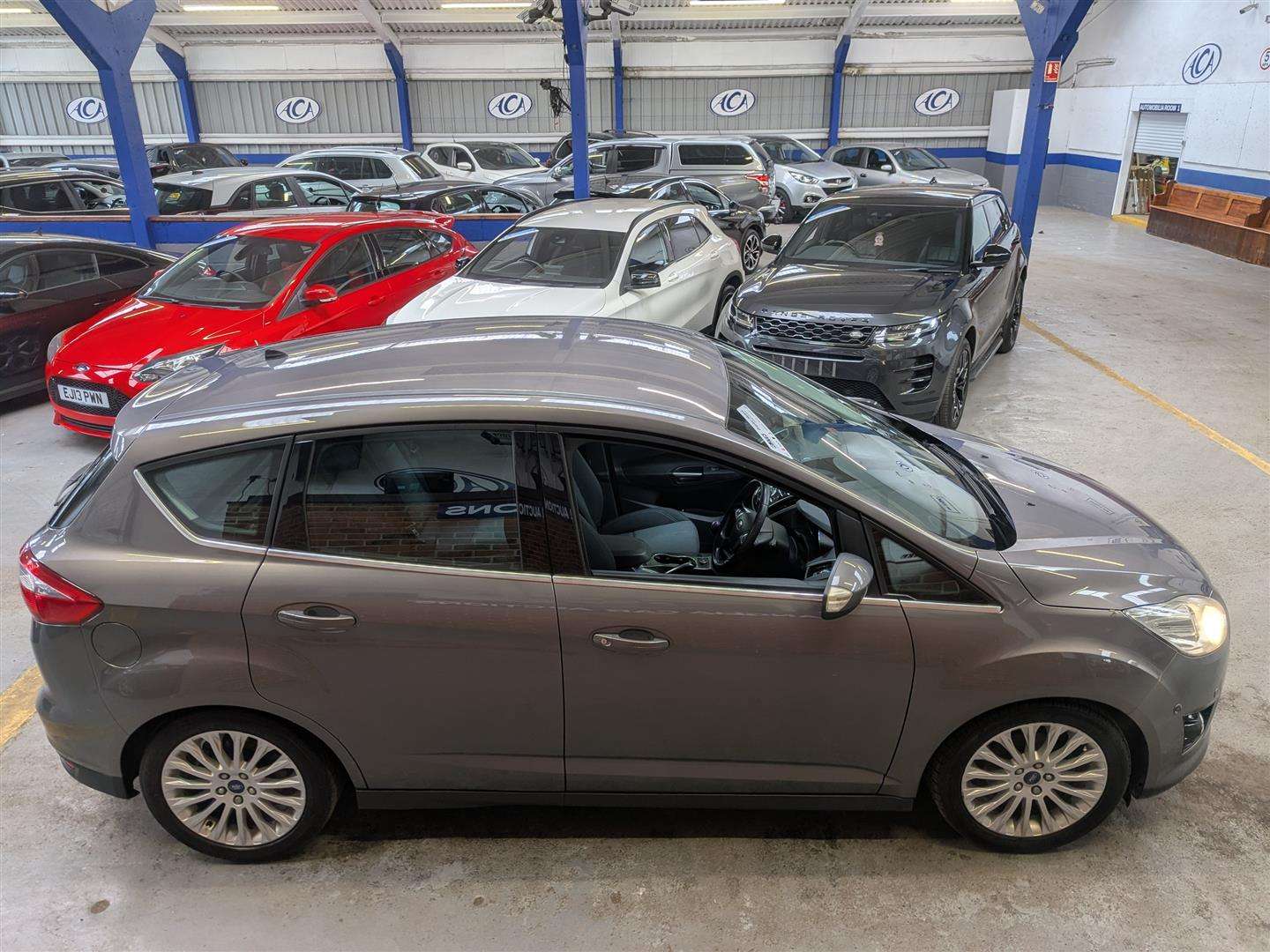 <p>2014 FORD C-MAX TITANIUM TURBO</p>