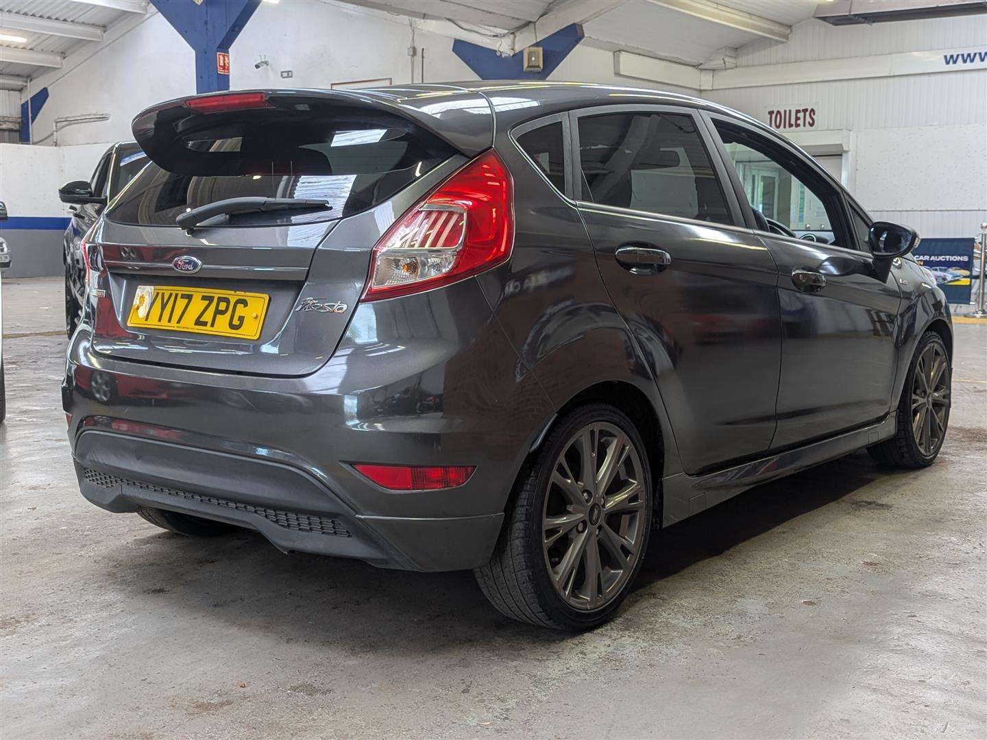 <p>2017 FORD FIESTA ST-LINE</p>