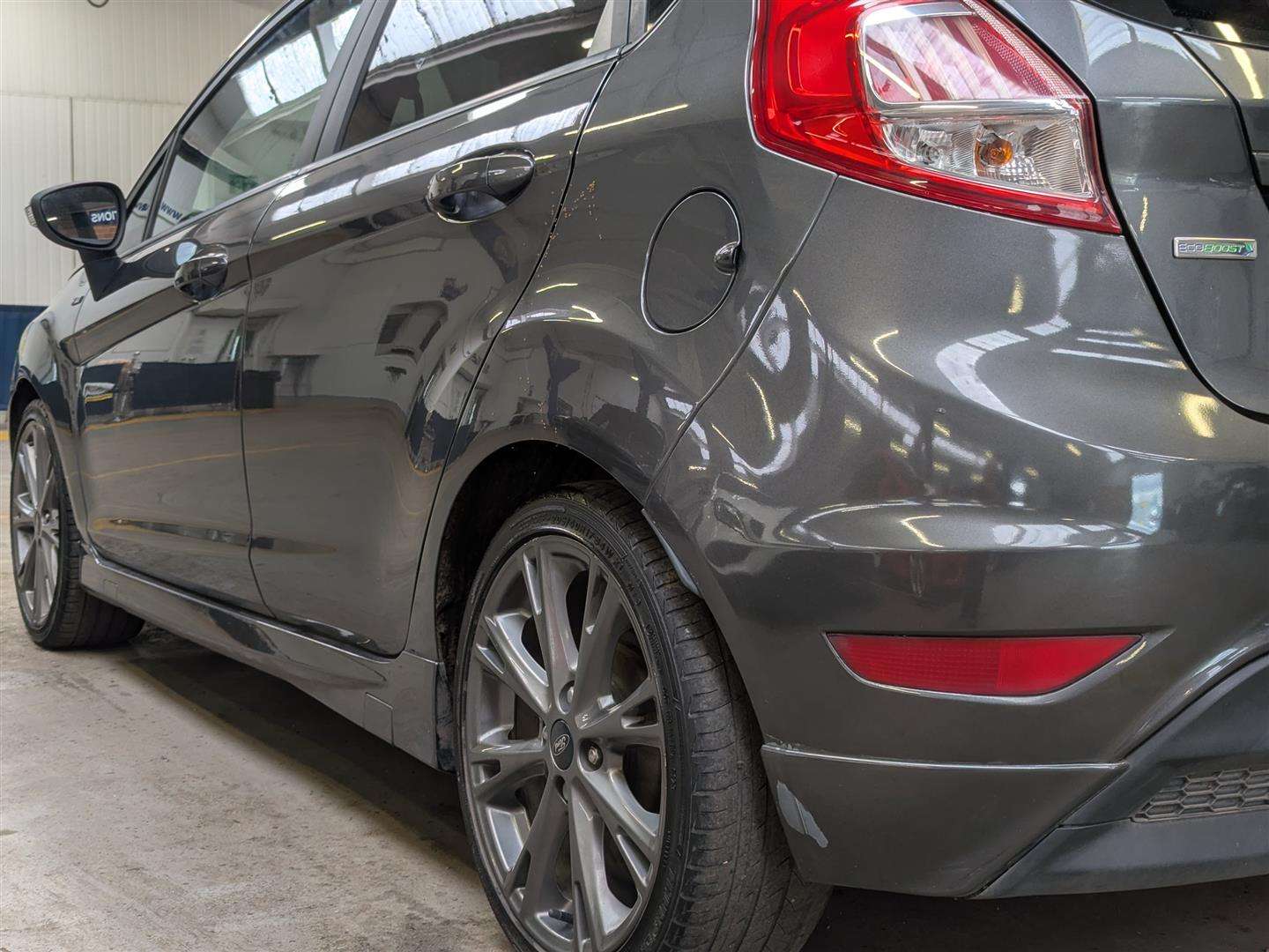 <p>2017 FORD FIESTA ST-LINE</p>