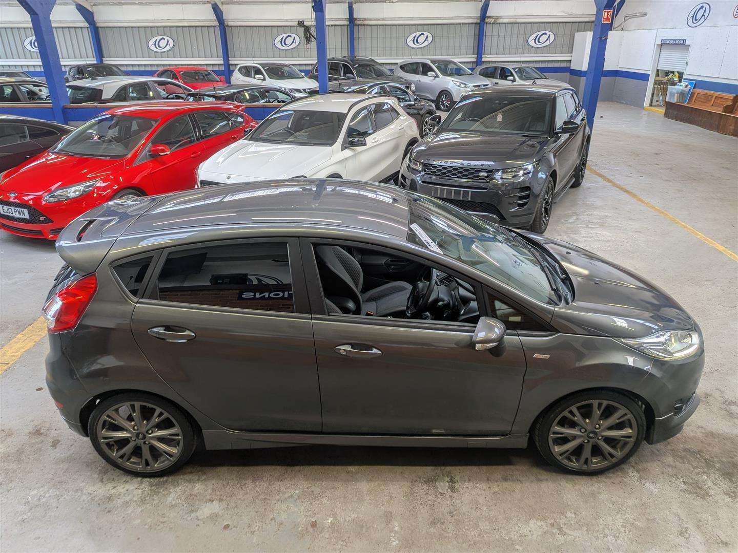 <p>2017 FORD FIESTA ST-LINE</p>
