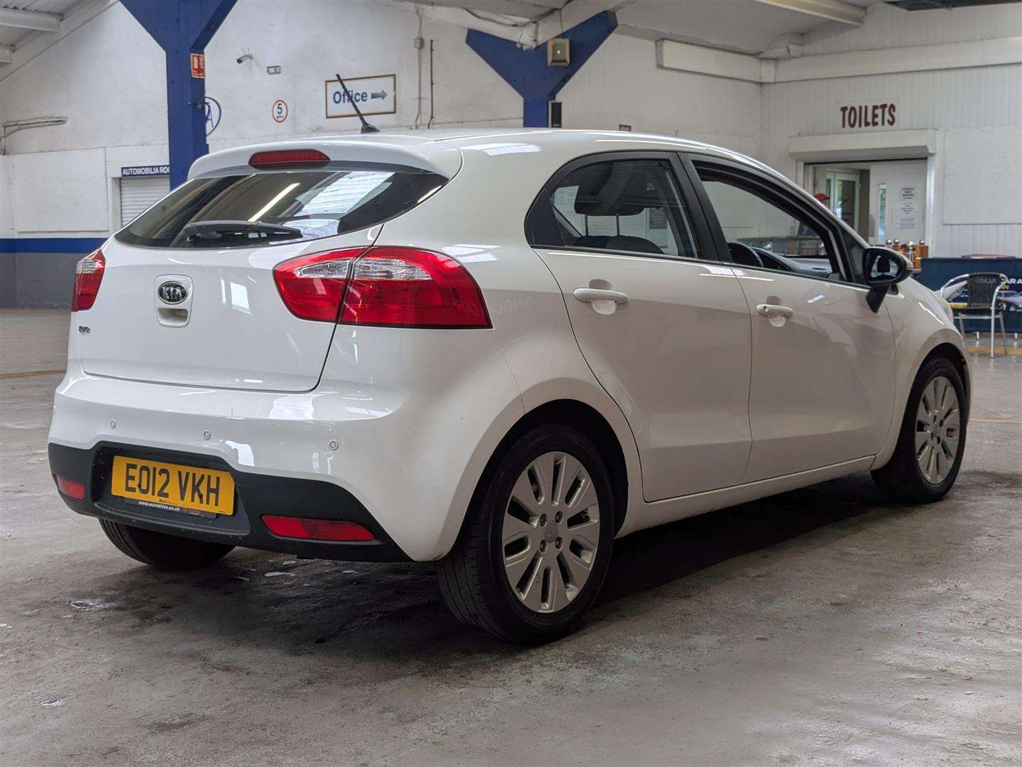 <p>2012 KIA RIO 2</p>