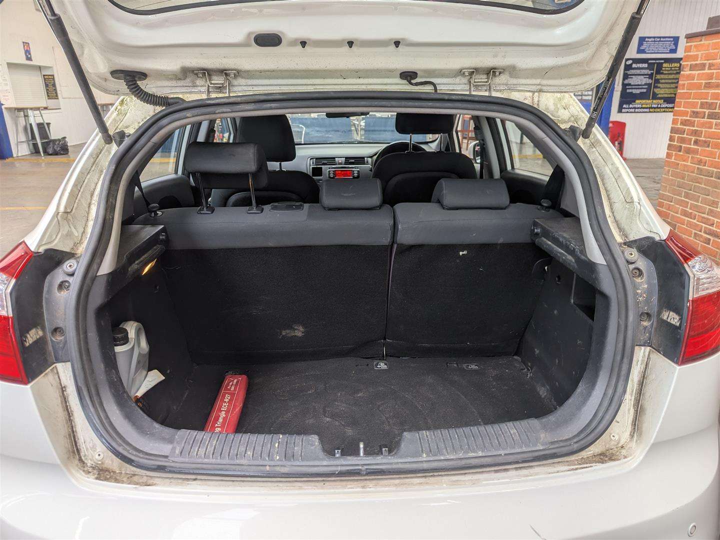<p>2012 KIA RIO 2</p>