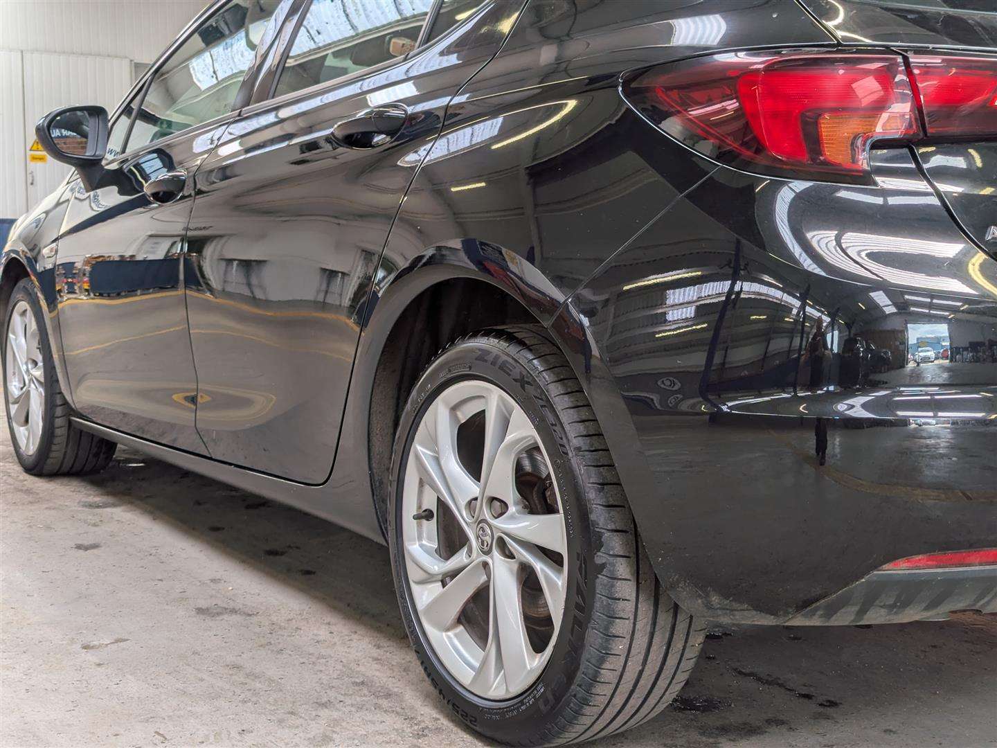 <p>2020 VAUXHALL ASTRA SRI TURBO</p>