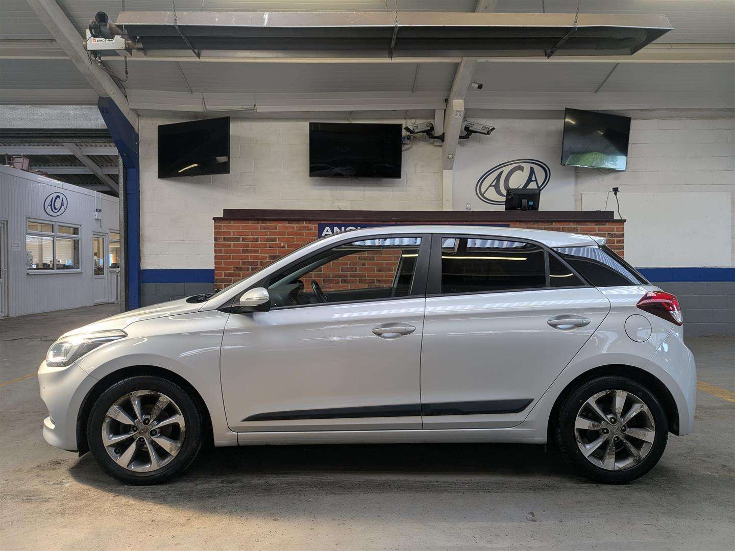 <p>2017 HYUNDAI I20 PREMIUM SE NAV MPI</p>