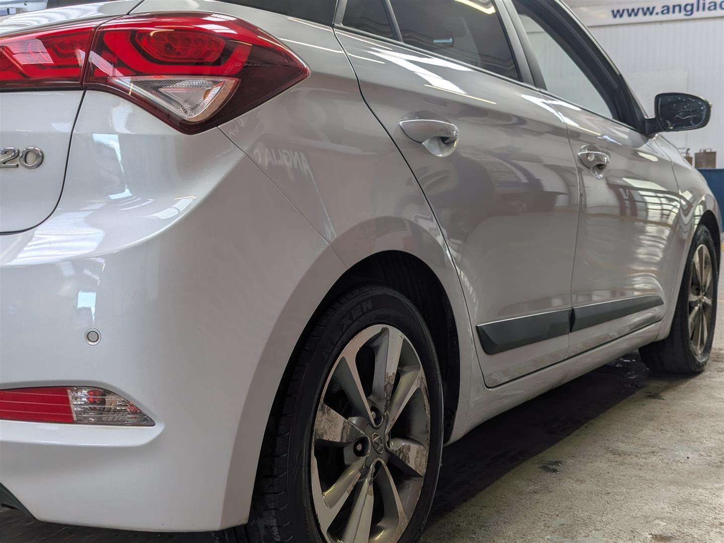 <p>2017 HYUNDAI I20 PREMIUM SE NAV MPI</p>