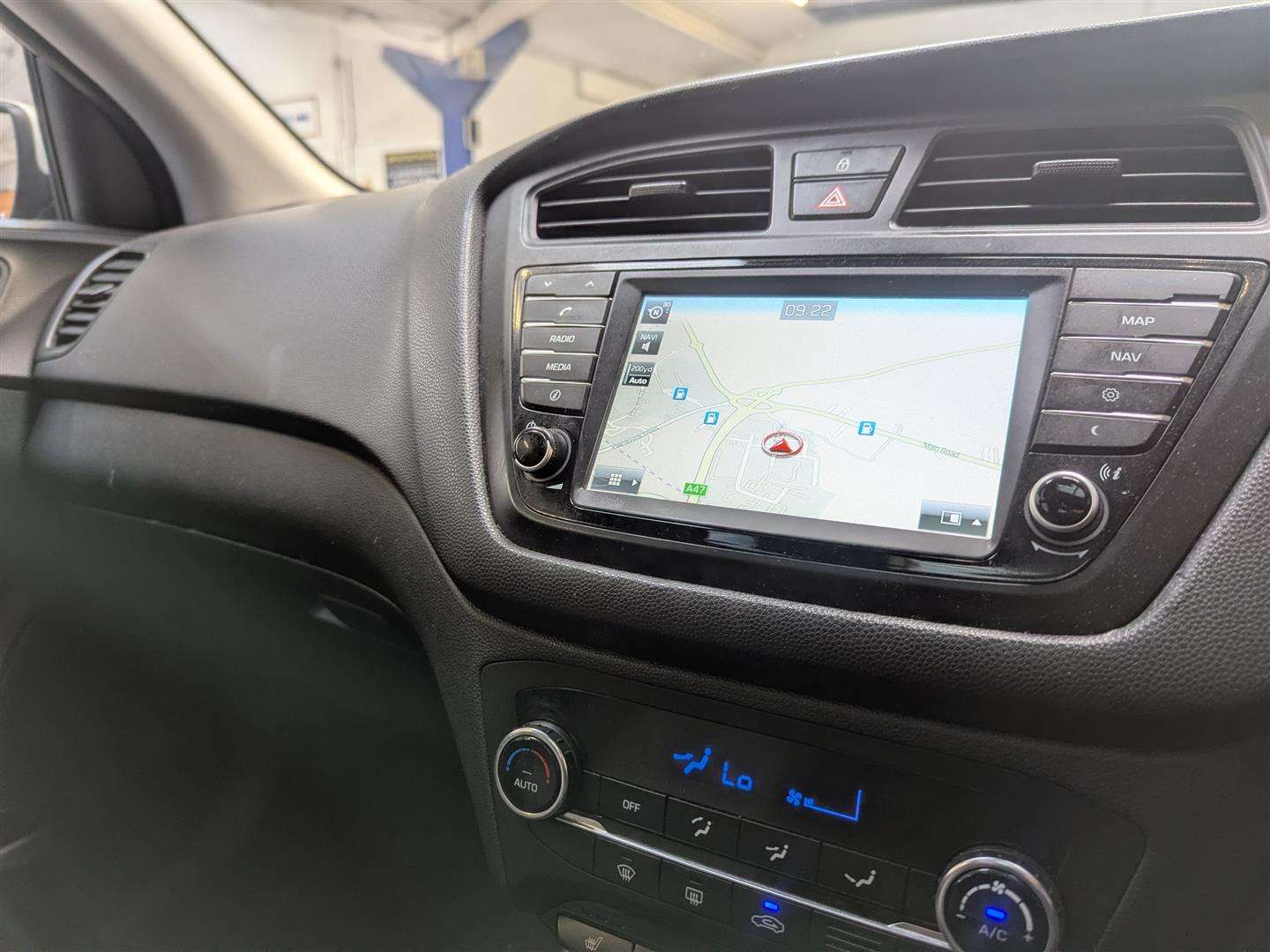 <p>2017 HYUNDAI I20 PREMIUM SE NAV MPI</p>