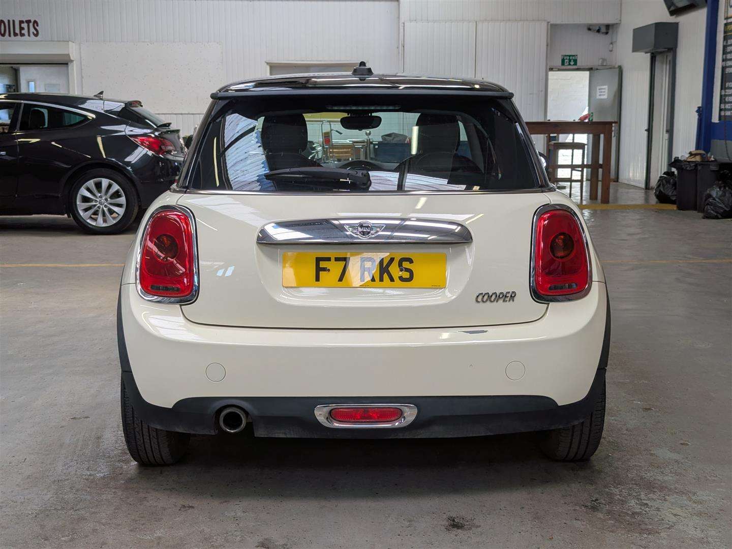 <p>2015 MINI COOPER</p>