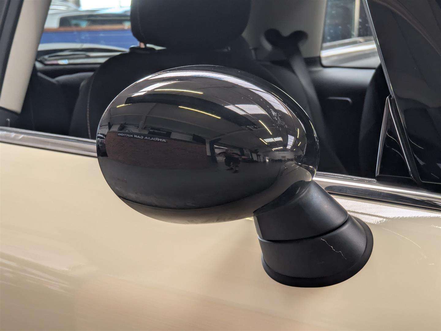 <p>2015 MINI COOPER</p>