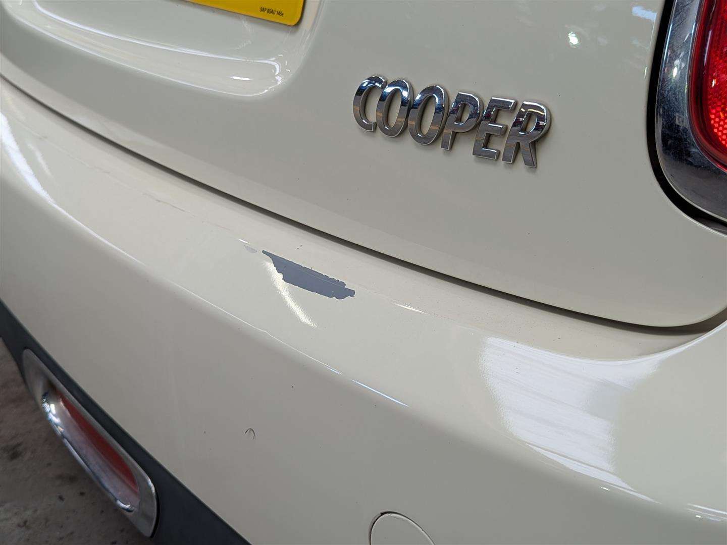 <p>2015 MINI COOPER</p>