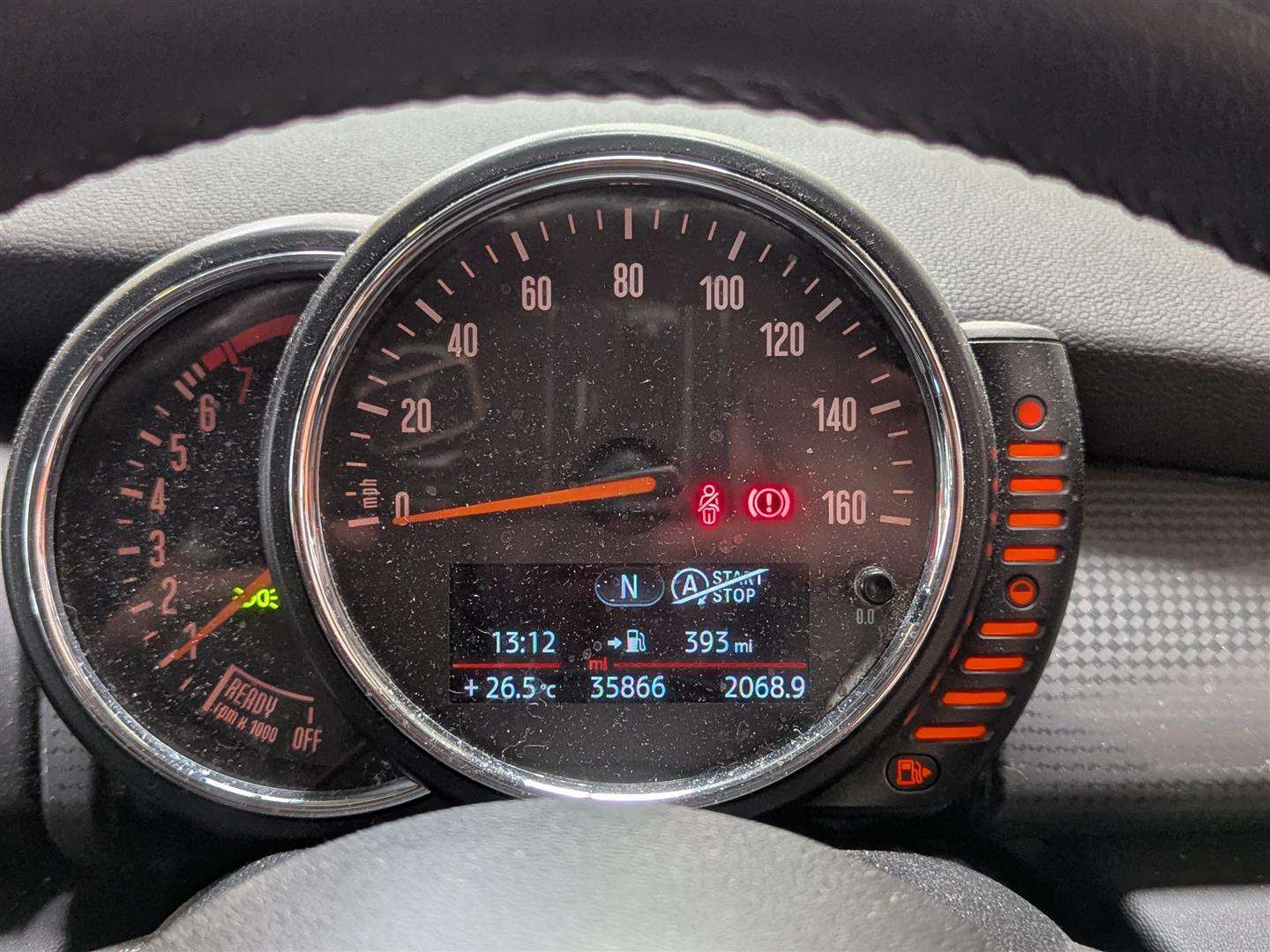 <p>2015 MINI COOPER</p>