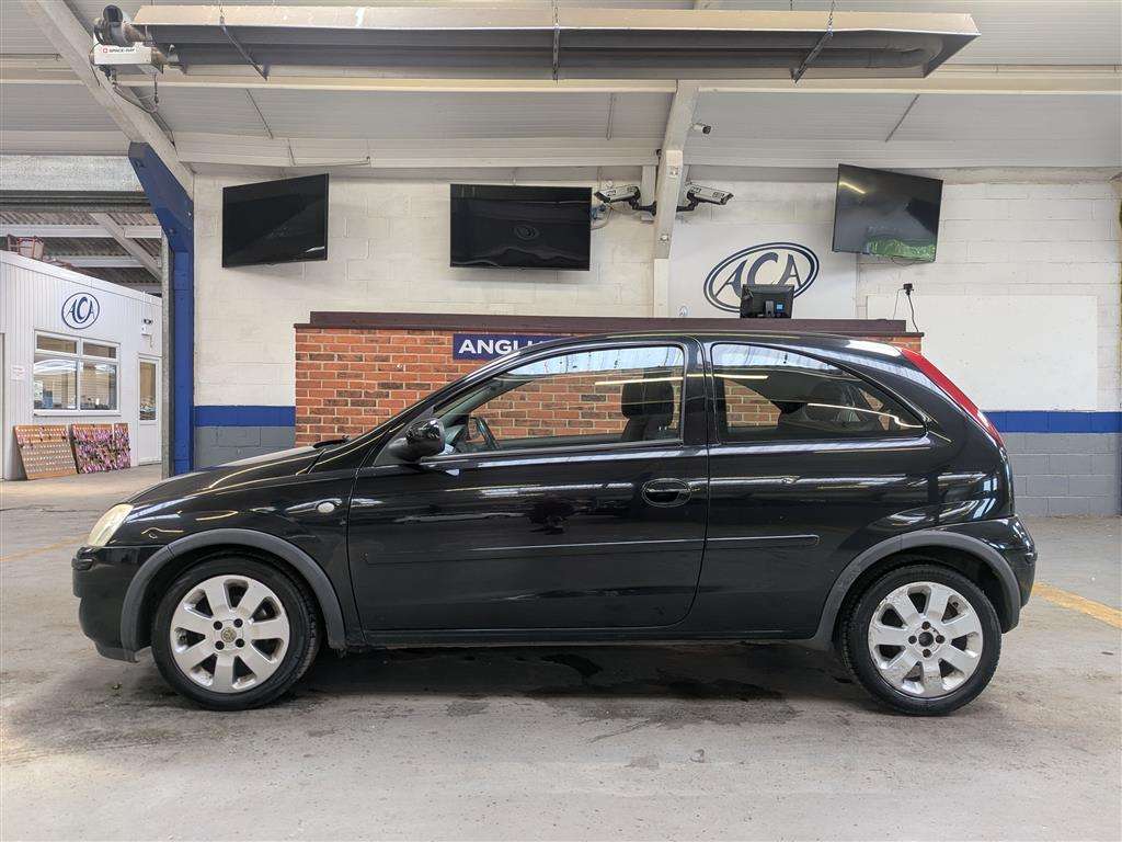 <p>2005 VAUXHALL CORSA BREEZE</p>