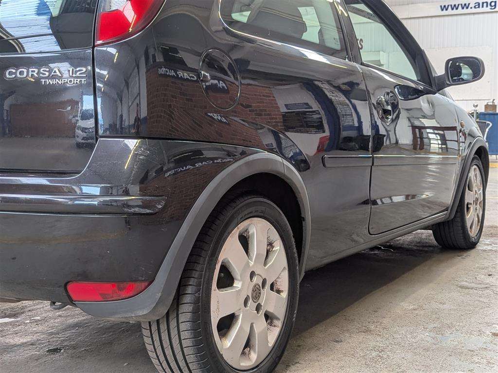 <p>2005 VAUXHALL CORSA BREEZE</p>