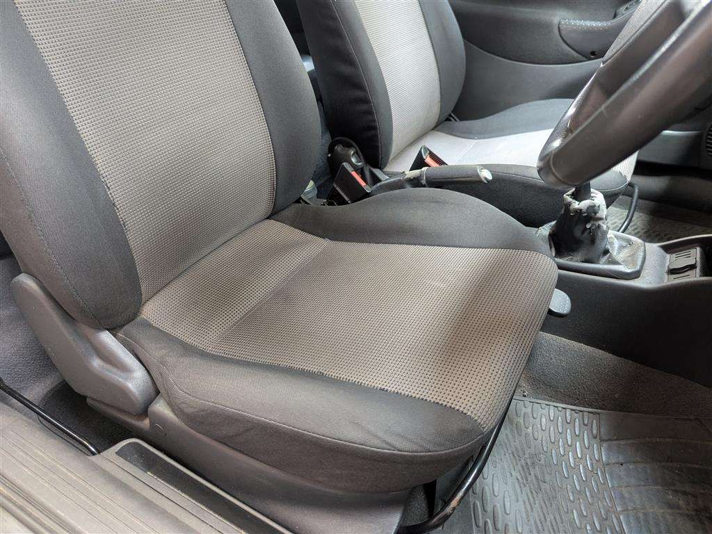 <p>2005 VAUXHALL CORSA BREEZE</p>