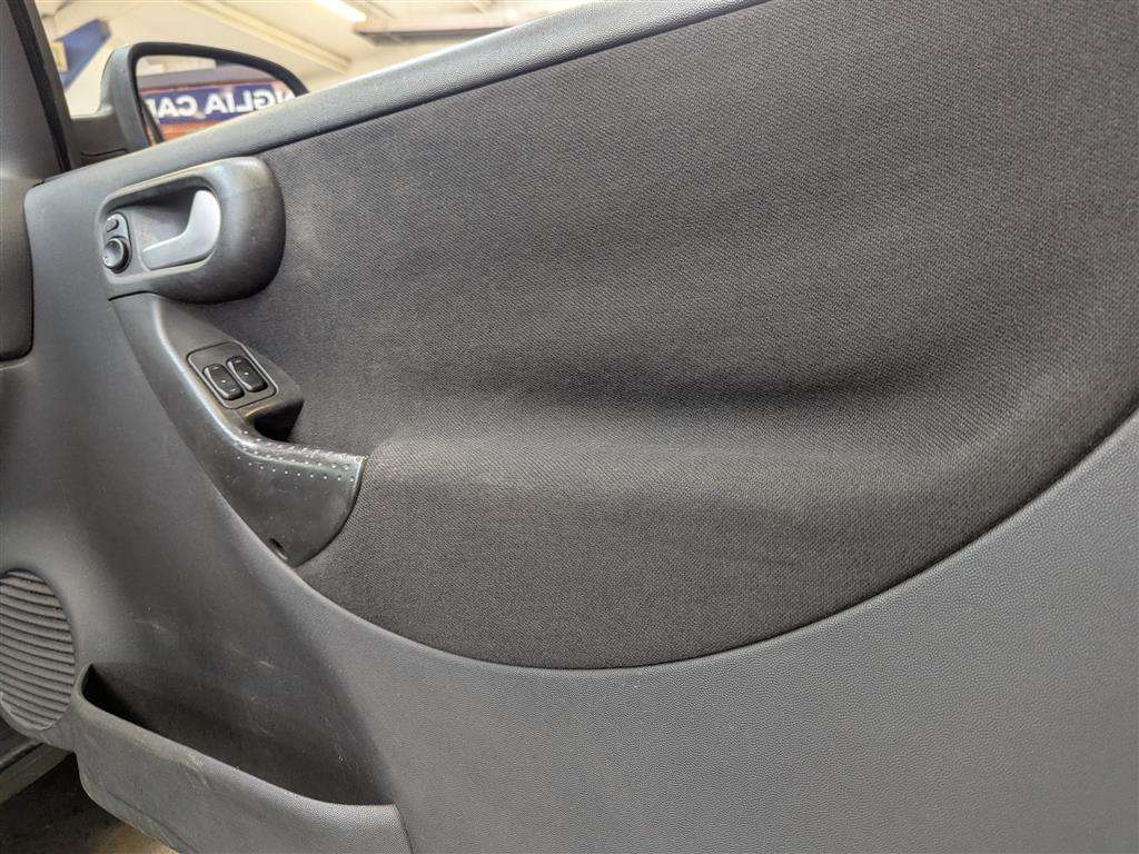 <p>2005 VAUXHALL CORSA BREEZE</p>