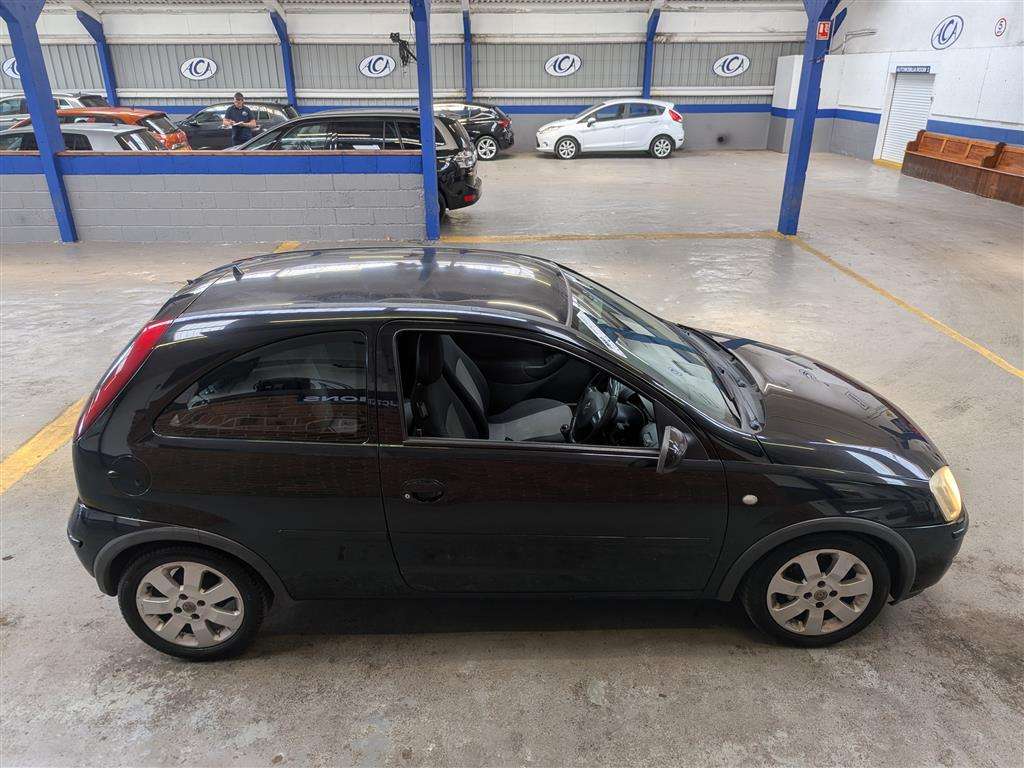 <p>2005 VAUXHALL CORSA BREEZE</p>