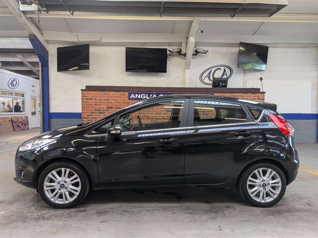 <p>2013 FORD FIESTA ZETEC</p>