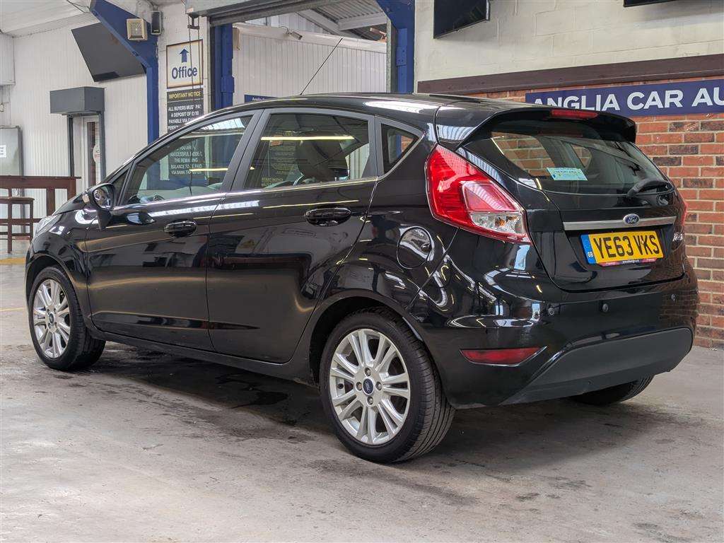 <p>2013 FORD FIESTA ZETEC</p>