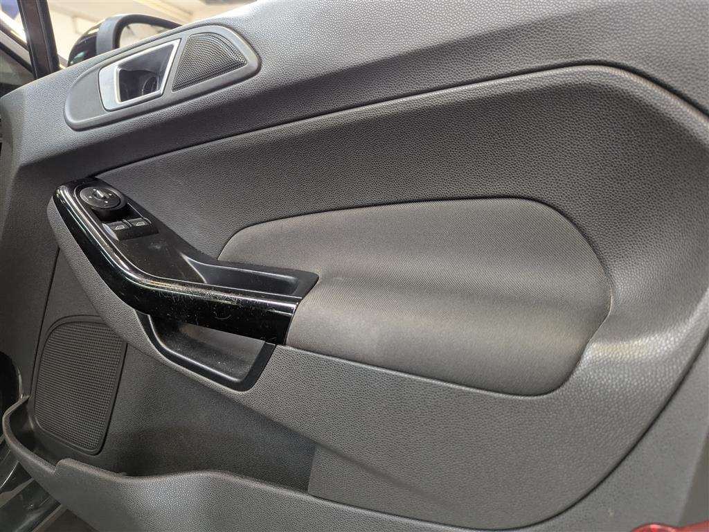<p>2013 FORD FIESTA ZETEC</p>