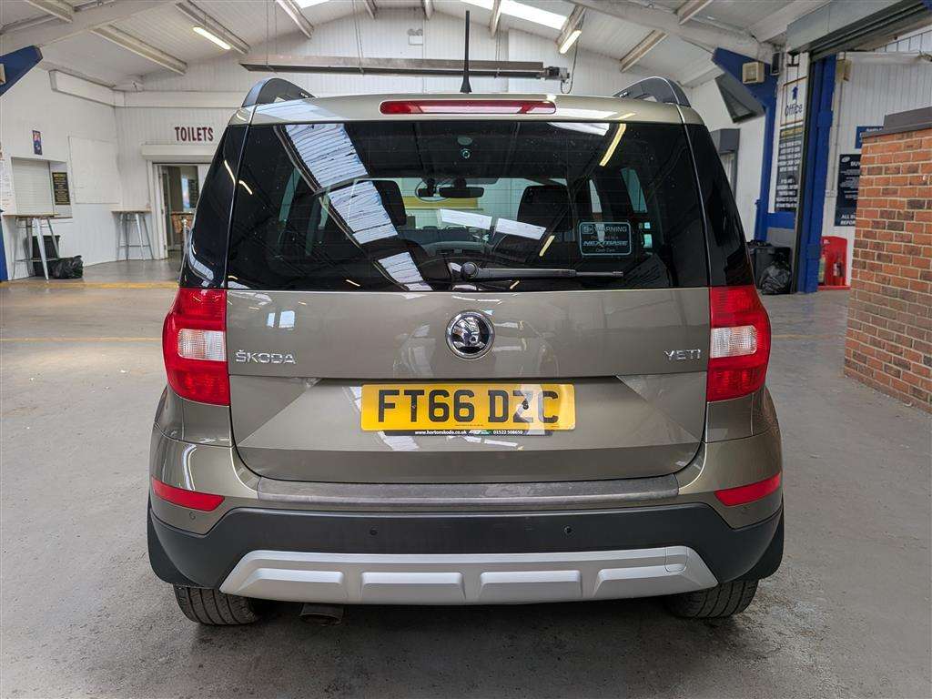 <p>2017 SKODA YETI OUTDOOR SE TSI</p>